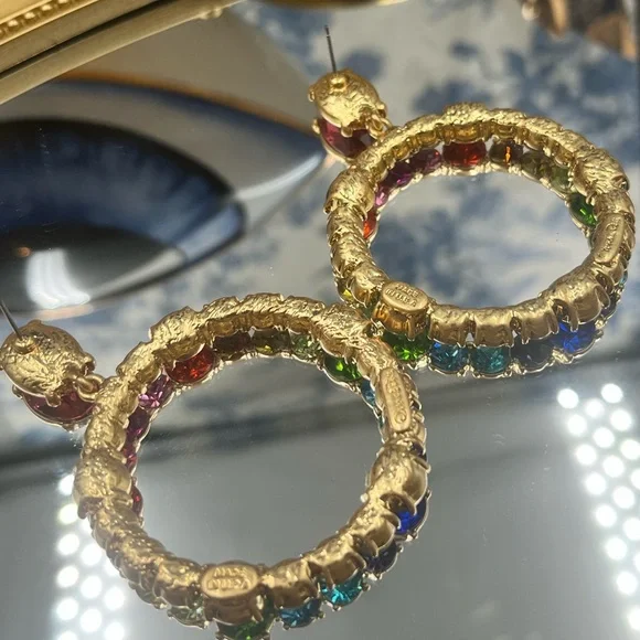 🆕 OSCAR DE LA RENTA 🧿 Crystal Hoop Earrings - Rainbow - Picture 9 of 11